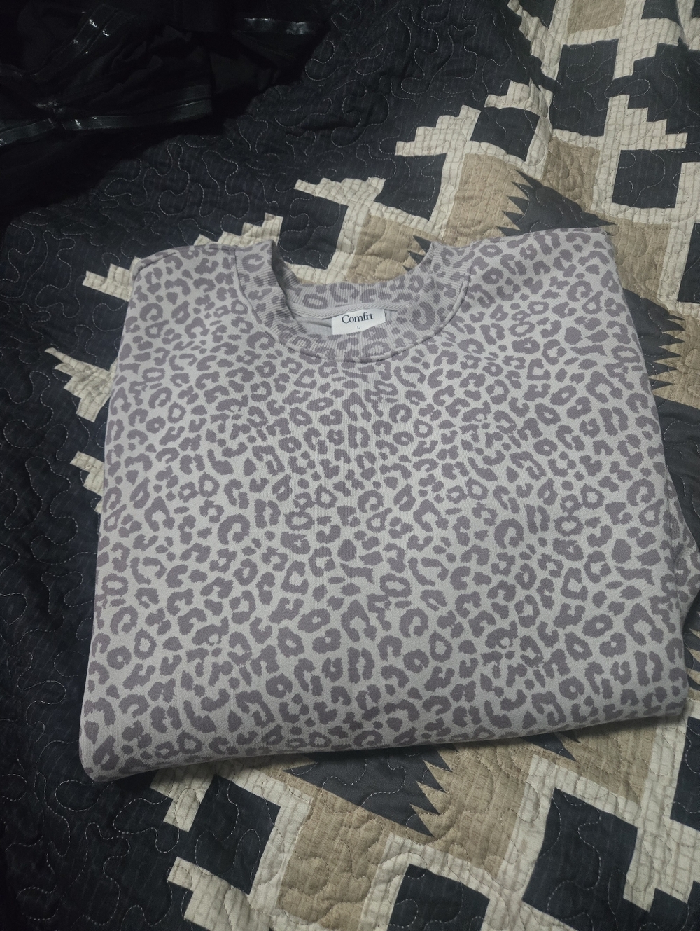 Comft Snow Leopard-Print Crewneck Sweater